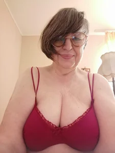 Sharon_Amore old woman 76 years 圖片 3