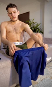 1Tommy9 Going out to train🧦🩳  2. fénykép