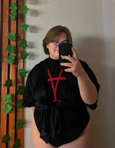 MaryFloree tie me closer Pic 4