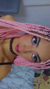 Queen_CuarxxoIf pink suits me? 💗 Bild