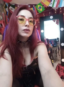 Queenscarlettsecret Do you like how sexy I am? Pic 4