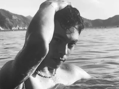 Dammon_Stallion Hot sea  2টি ছবি