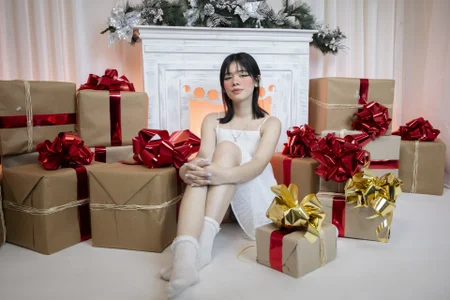 BillieBrownn Christmas 2025 🎄🎁 Immagine  3