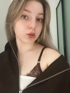 NikiaPhilmorePublic图片