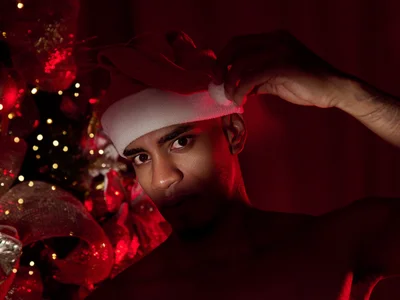 AaronCruz_のI want to see what Santa brings youの 5枚の写真