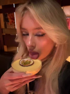 PollyDolly my naughty tongue Pic