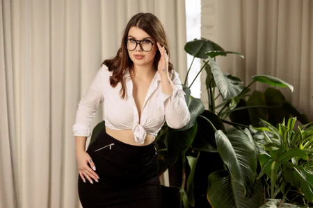 NikkiVelvets Public Immagine  3