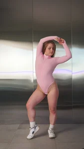 mary_tonnew photo shoot in sports style图片 7