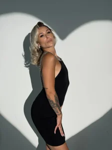 petrouchkaaa_ Shooting photo avec Stripchat 🤍🖤 Pic 7