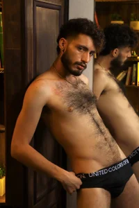 axel_giracr In my room waiting for you Pic 2