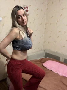 MaryBennetts Tits keep the warmth of other people's unfulfilled dreams зображення 2