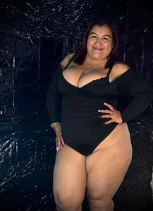 DaianaLutz ❤️‍🔥 “Red Flame Seduction” Foto 3