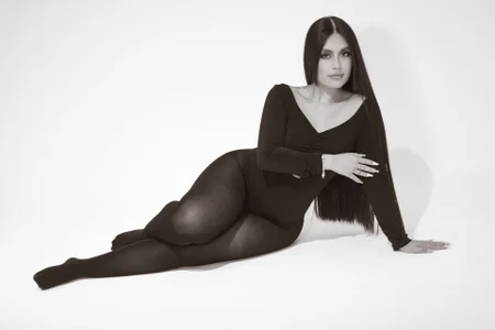 JadeEvansX Black & Shine Immagine  3