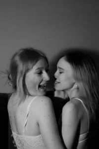 t_A_T_u My favorite color Poză 5