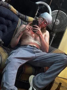 Jinn with his cigarette de Bookjinn Foto