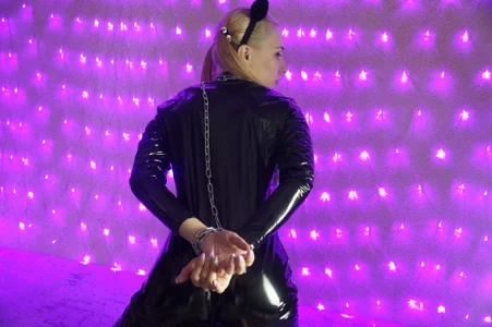 Angelalive Public Foto 6