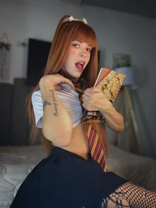 im_pearll I hope the teacher is nice to me today Foto 3