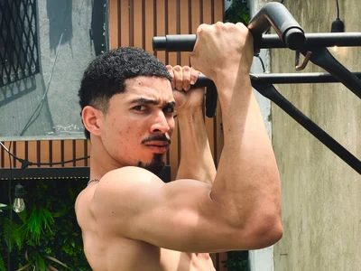 eros_becker gym class Pic 5