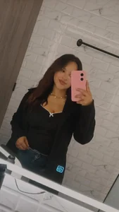 Hilary_Miller_ Public Pic 3