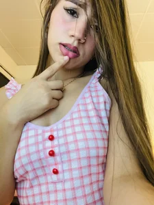 Sophia_rincon Tell him I'm your favorite girl, daddy😍😚 Pic 2