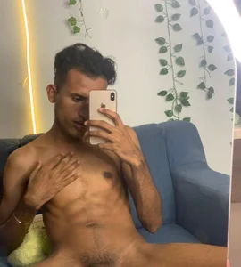 SubmissiveHorny Public Pic 3