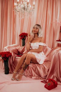 ImaniOkoye: Happy Valentine's Day my way! ❤️‍🔥🥵 ( 3 фото)