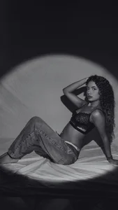 VictoriaDuart JEANS AND SEXUALITY slika 3