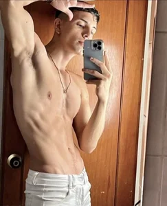 Bryan_Whitte mmm Pic