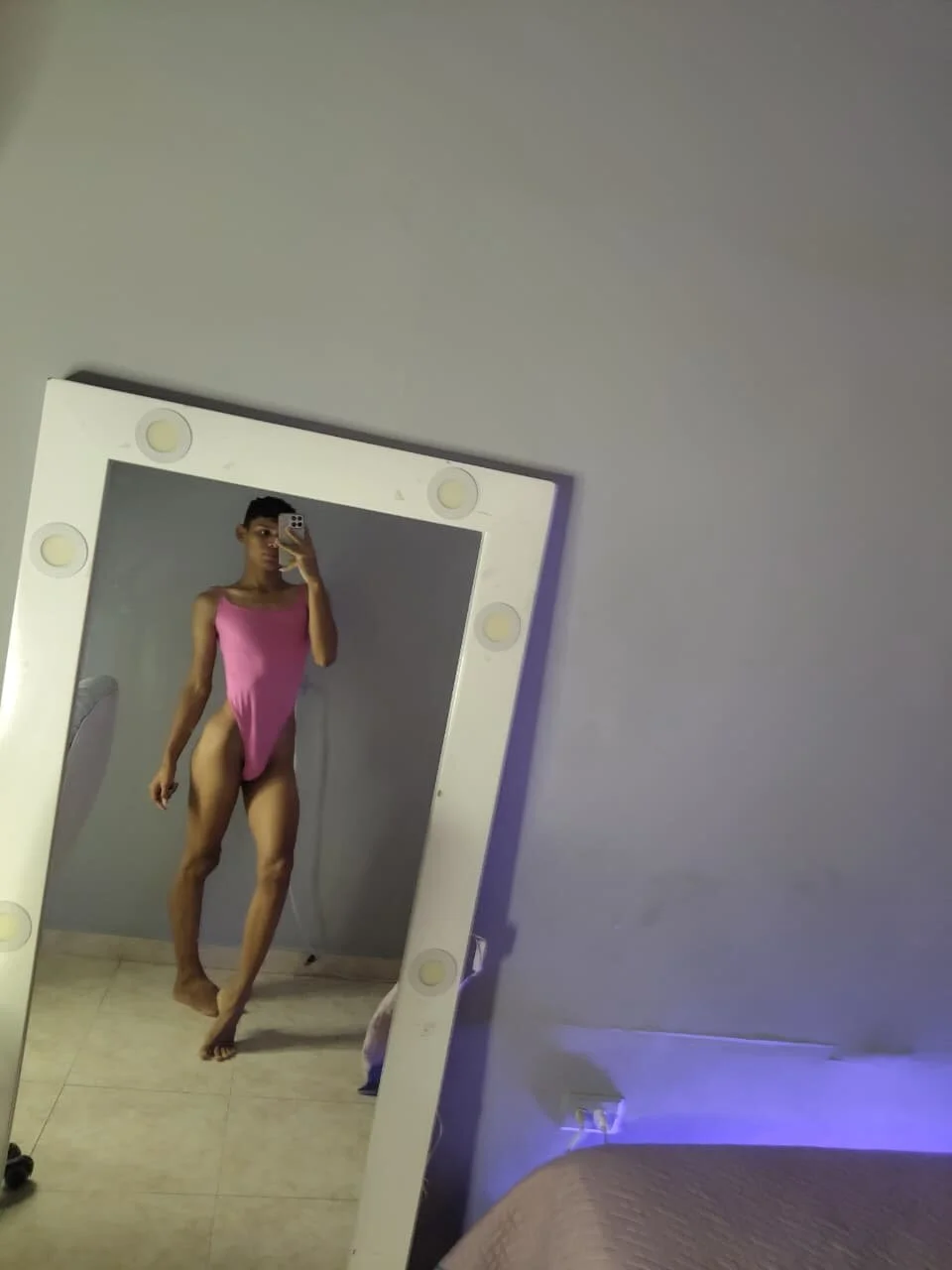 ภาพที่กำลังนิยมของ Latino_Femboy_18  9516