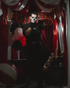 Ian_Davizのℍ𝕒𝕡𝕡   𝕪 ℍ𝕒𝕝𝕝𝕠𝕨𝕖𝕖𝕟 𝟚𝟘𝟚𝟞 👻🎃の 3枚の写真
