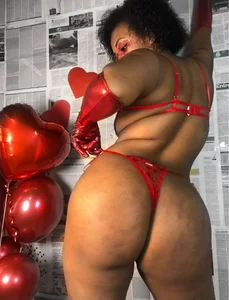 Ebony_megan1 Public Pic 3