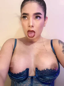 Amy_ruizz Sweet, submissive, and so provocative… will you make me yours today? 👅💙🍒🙈 Immagine  6