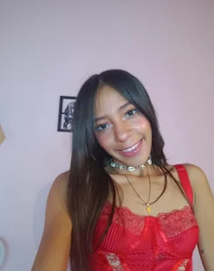 Antonella_Barone Inocent face, bad thoughts Pic 2