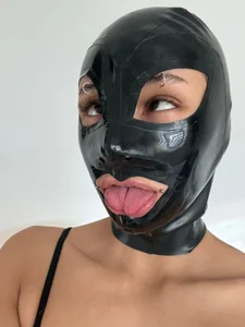 xreeeeviz Latex Foto 5