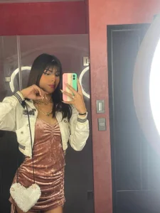 CuteMiaaa Public Pic 3