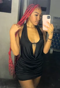 Charlotte_Flanders Public Pic 3