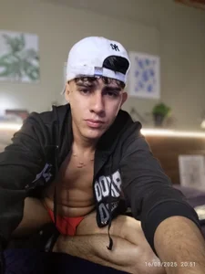 Im sexy Dylan Boy de Dyla_n18  4 photos