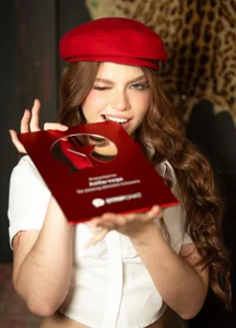 Anita-vegaBABY’S FIRST TROPHY. 💋 250.000 !!图片 3