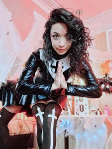 LuisaMarquezのHOLY TEMPTATIONの 4枚の写真