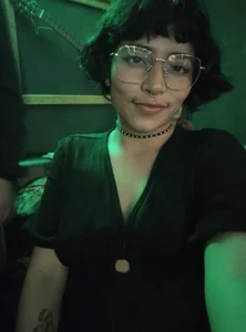 NinaYellow Public 사진