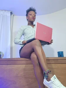 Coco_Kiss Secretariat Poză 3