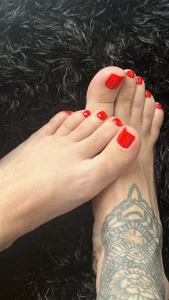 aphroditebloomのRed on fireの枚の写真