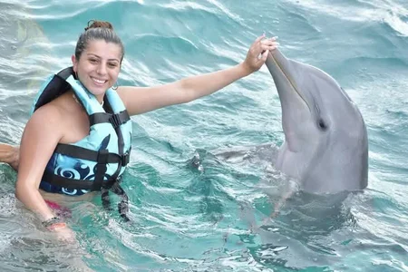 Nahiajhonson_ My Favorite Place... The Beach 🌊🐬 Pic 3