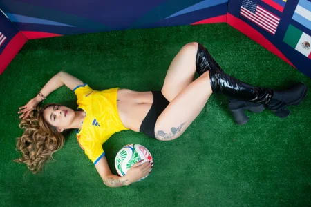 Juliieta_gray come play with me ⚽😈 Pic 3