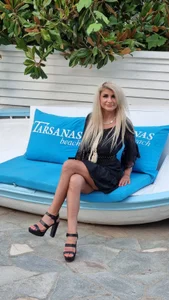 wildhotsexblonde Public Foto