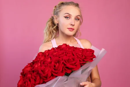 LianaFord Beautiful like these flowers Foto 3