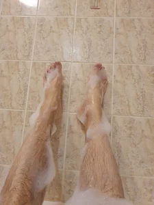 Feet in the bathtub od Chcitoodtebe  8 snímek