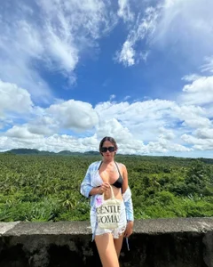 CountessRuby the bitch is on the beach Foto 3