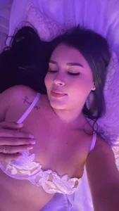 Bella-kim- White lingerie 🤍✨ Pic