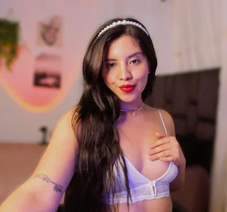 byanabrown smile for me Pic 3